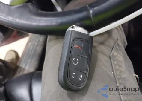 2019 Jeep Cherokee Latitude Plus 4X4 z USA, uszkodzony, nr VIN 1C4PJMLBXKD193916